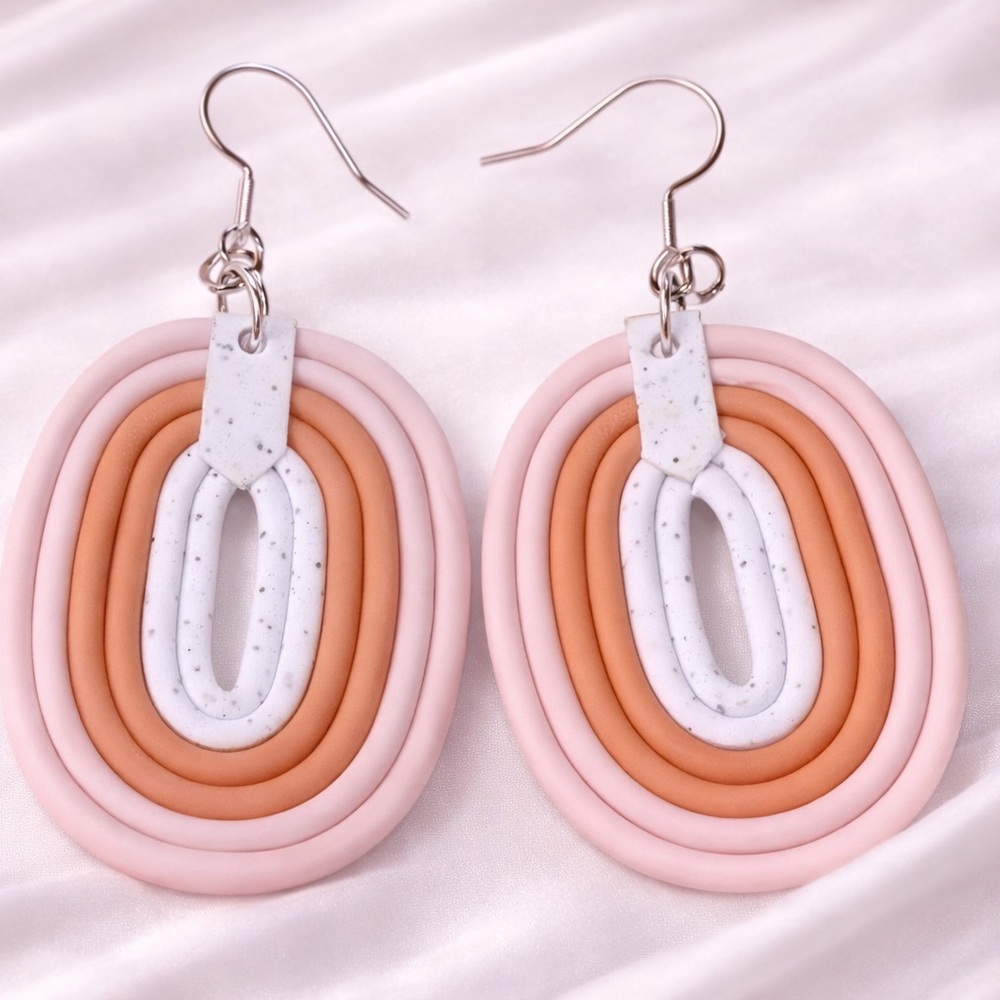 Chic Layered Oval‎ Earrings in Pink and White